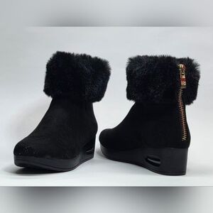 DKNY Black Fur-Trimmed Winter Boots